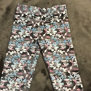 EUC Evolution and Creation leggings Small